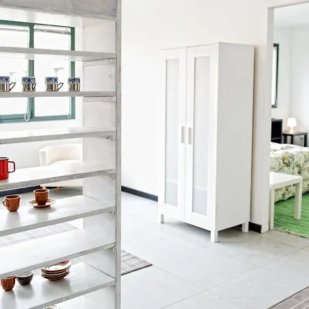 Residence Victoria Torriani شقة فندقية كومو